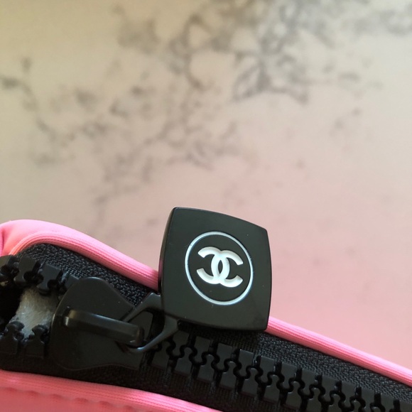 Chanel Cosmetic Bag PINK - Picture 5 of 10